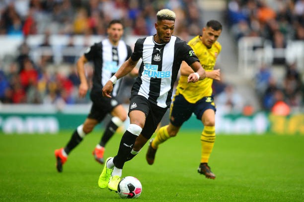 Aubameyang tiếp tục làm điều 