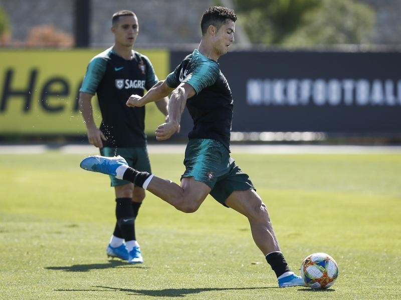 Football Leaks reveal Cristiano's earnings with Nike - Bóng Đá