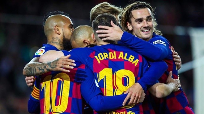 The Camp Nou turns on Rakitic - Bóng Đá