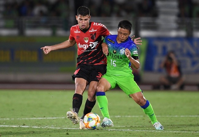 'Nuối tiếc' của Arsenal bùng nổ, 'cân' cả Juve giúp Lyon chiến thắng - Bóng Đá