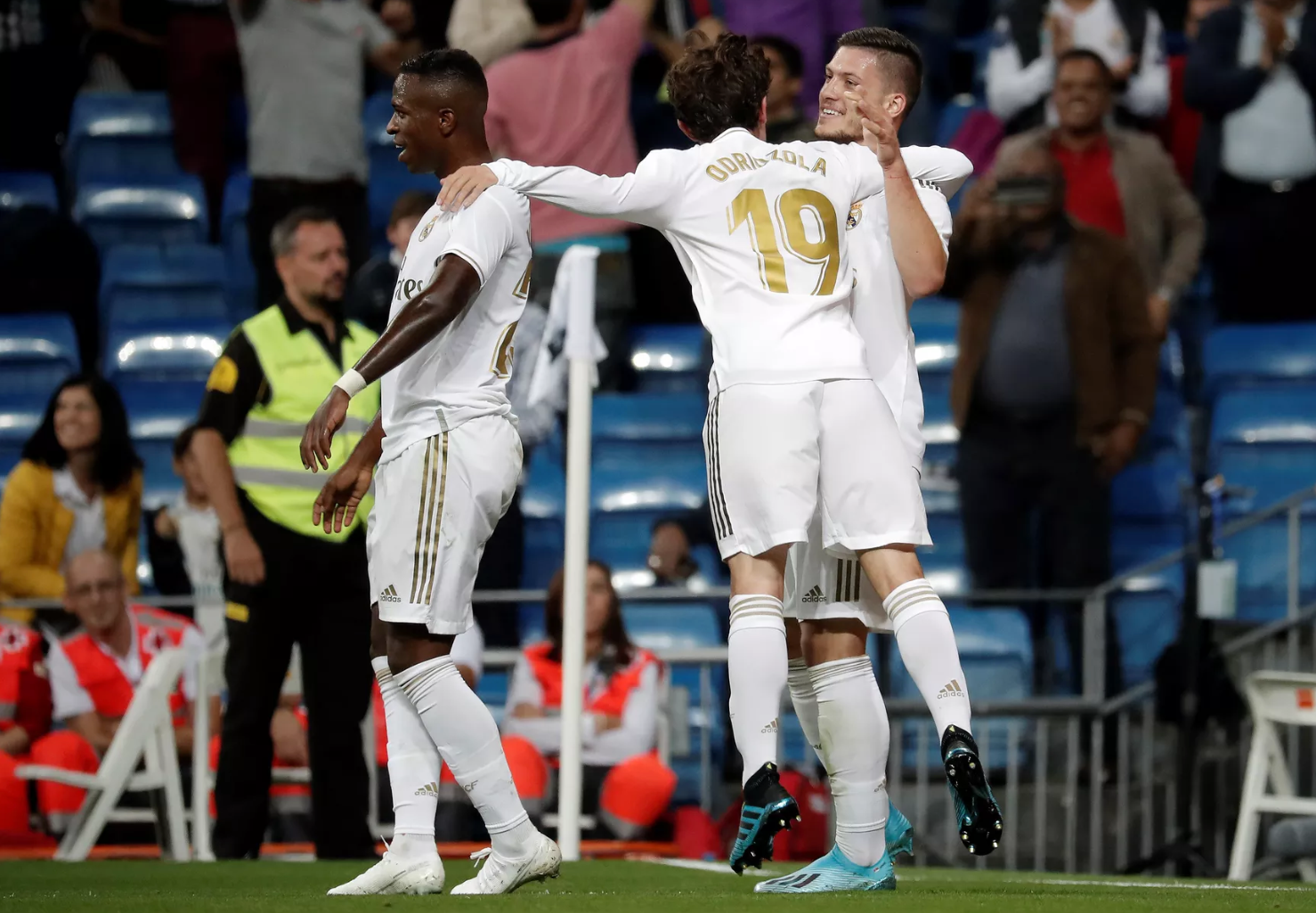 Zidane should look to his bench for offensive alternatives - Bóng Đá