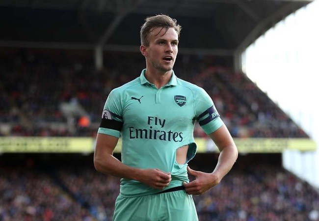 Koscielny 'đại náo' Emirates: Chưa hẳn là thảm họa đâu, Emery! - Bóng Đá