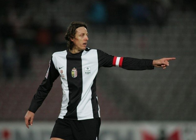 Đội hình săn bàn đỉnh nhất thế kỷ 21: Thủ môn bá đạo; CR7 sát cánh M10 - Bóng Đá