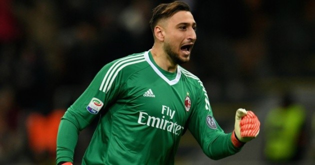 Chelsea have opened talks with agent Mino Raiola over the future of AC Milan goalkeeper Gianluigi Donnarumma. - Bóng Đá
