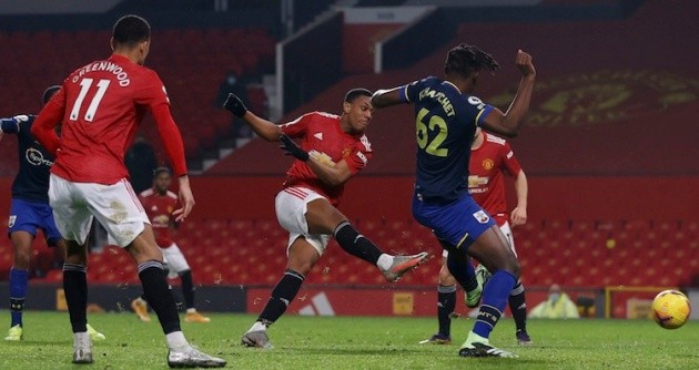 Sút tung nóc lưới, 