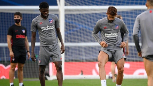 Thomas trains on the eve of Atletico Madrid's quarter-final - Bóng Đá