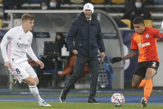 Real lụn bại vì sai lầm khó đỡ, Zidane có cố cũng bằng thừa - Bóng Đá