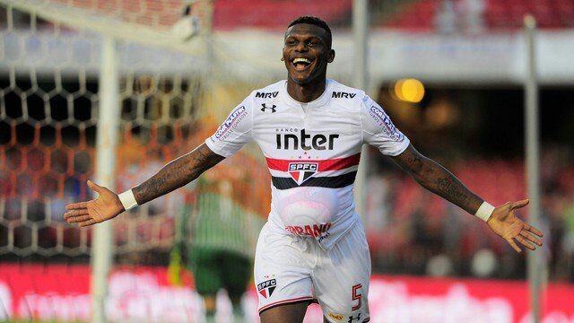 Arsenal chasing  Robert Arboleda - Bóng Đá