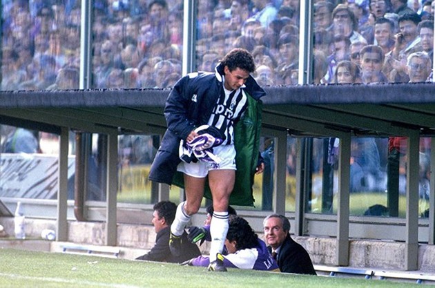 Juventus đối đầu Fiorentina: Mối thâm thù kéo dài gần 40 năm - Bóng Đá