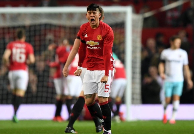 Man Utd quyết giữ 'đôi chân pha lê', ý đồ của Solskjaer là gì? - Marcos Rojo - Bóng Đá