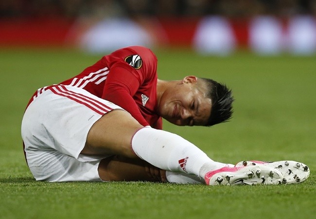 Man Utd quyết giữ 'đôi chân pha lê', ý đồ của Solskjaer là gì? - Marcos Rojo - Bóng Đá