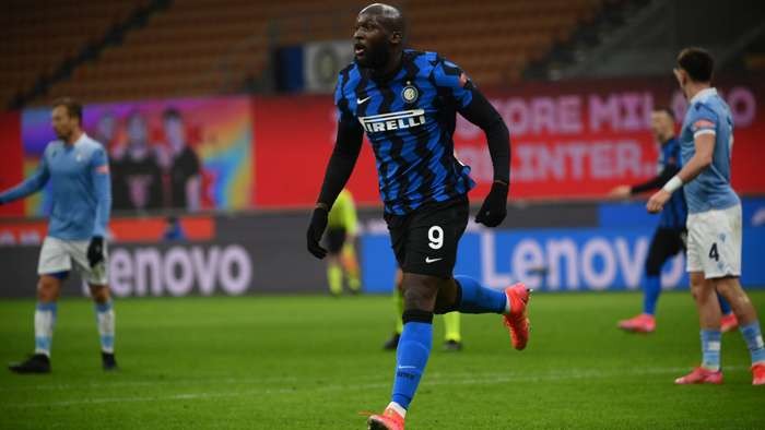 Inter star Lukaku hits 300 career goals after double against Lazio - Bóng Đá