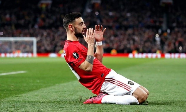 Vì sao tỷ lệ chuyền của Fernandes không bao giờ vượt quá 80%? - Bóng Đá