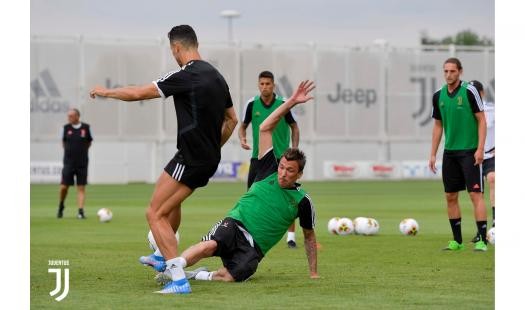 Ảnh tập Ronaldo & Juventus - Bóng Đá