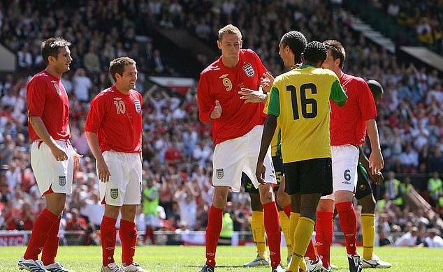 Tạm biệt 'sếu vườn' Peter Crouch - cầu thủ trăm năm có một của Premier League - Bóng Đá