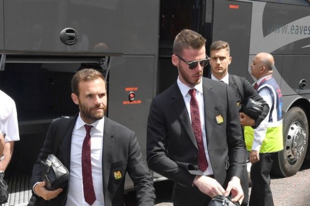 Ảnh Man Utd hành quân sang Úc - Bóng Đá