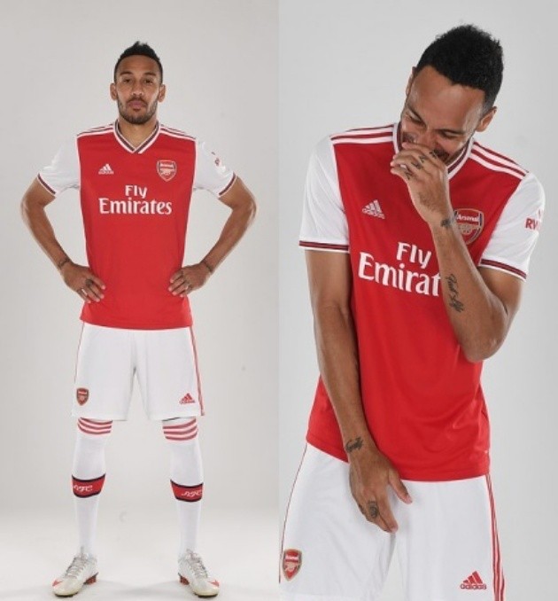 Alexandre Lacazette, Pierre-Emerick Aubameyang and Co model Arsenal's classy new home kit as they return to adidas for first time in 25 years - Bóng Đá