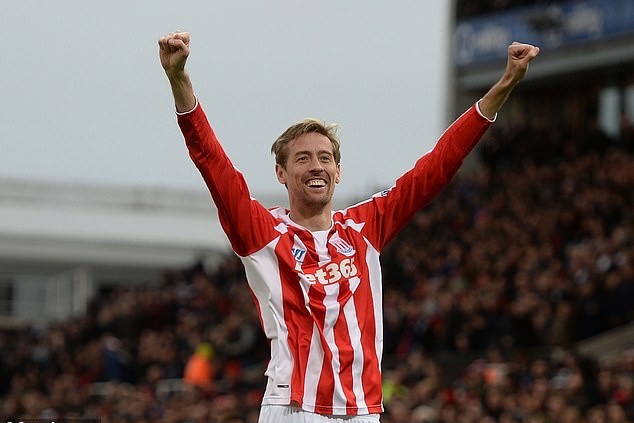 Tạm biệt 'sếu vườn' Peter Crouch - cầu thủ trăm năm có một của Premier League - Bóng Đá