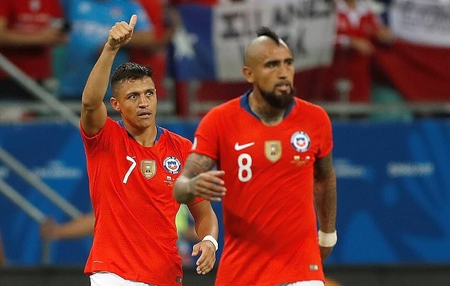 'When I play for my country, I'm always happy': Sanchez fires Chile to Copa quarters - Bóng Đá