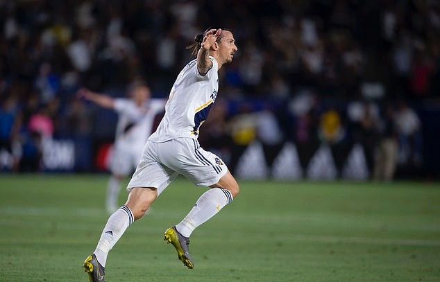 Nói được làm được, Ibrahimovic lập hattrick hạ gục 
