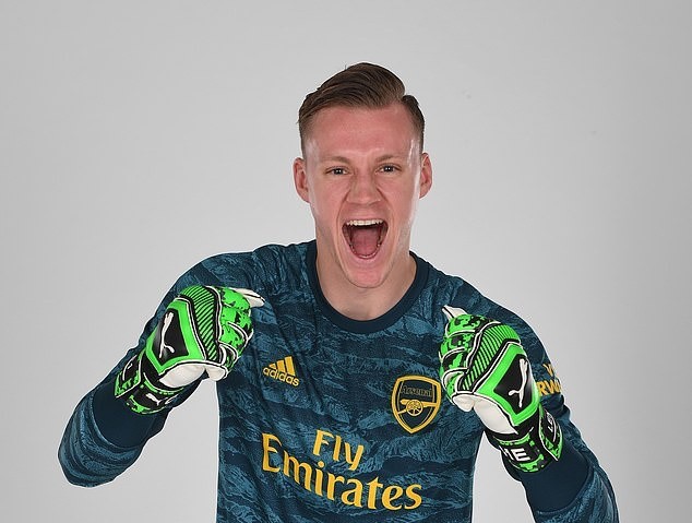 Alexandre Lacazette, Pierre-Emerick Aubameyang and Co model Arsenal's classy new home kit as they return to adidas for first time in 25 years - Bóng Đá