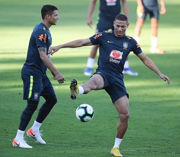 Ảnh tập Brazil + Argentina - Bóng Đá