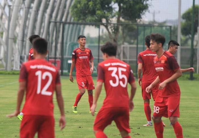 Đã rõ mức độ chấn thương của ứng viên thay thế Đình Trọng ở U22 Việt Nam (Khắc Vũ) - Bóng Đá