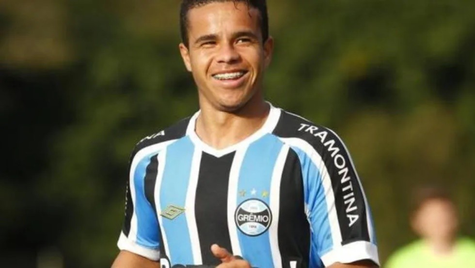 Legends and great strangers: Scolari chooses the best 11 of players he has directed - Bóng Đá