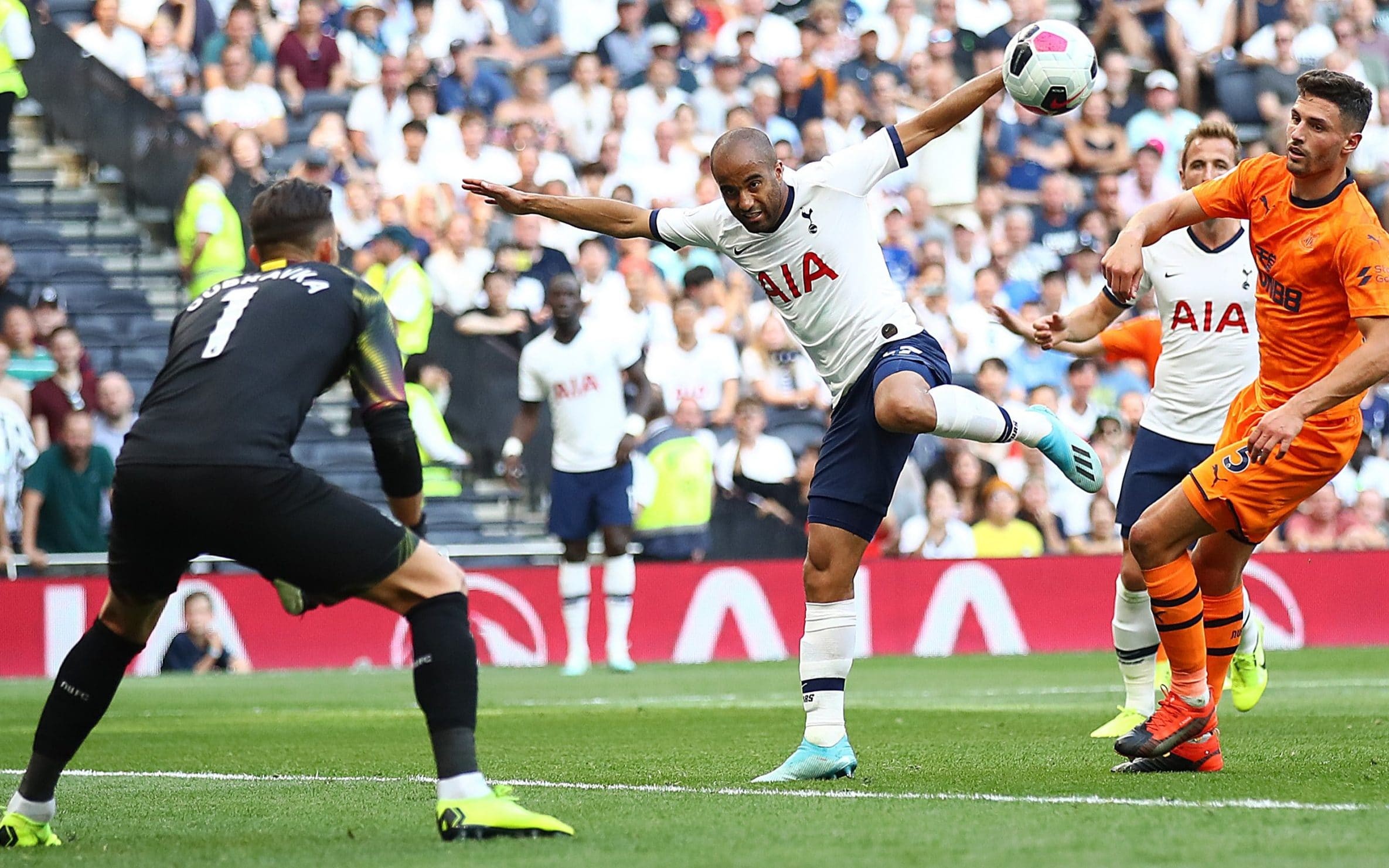 Gary Neville predicts where Man United and Tottenham will finish - Bóng Đá