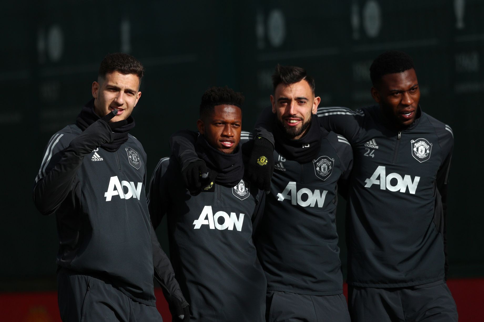 Man Utd star Bruno Fernandes pictured shopping at Tesco with his wife - Bóng Đá