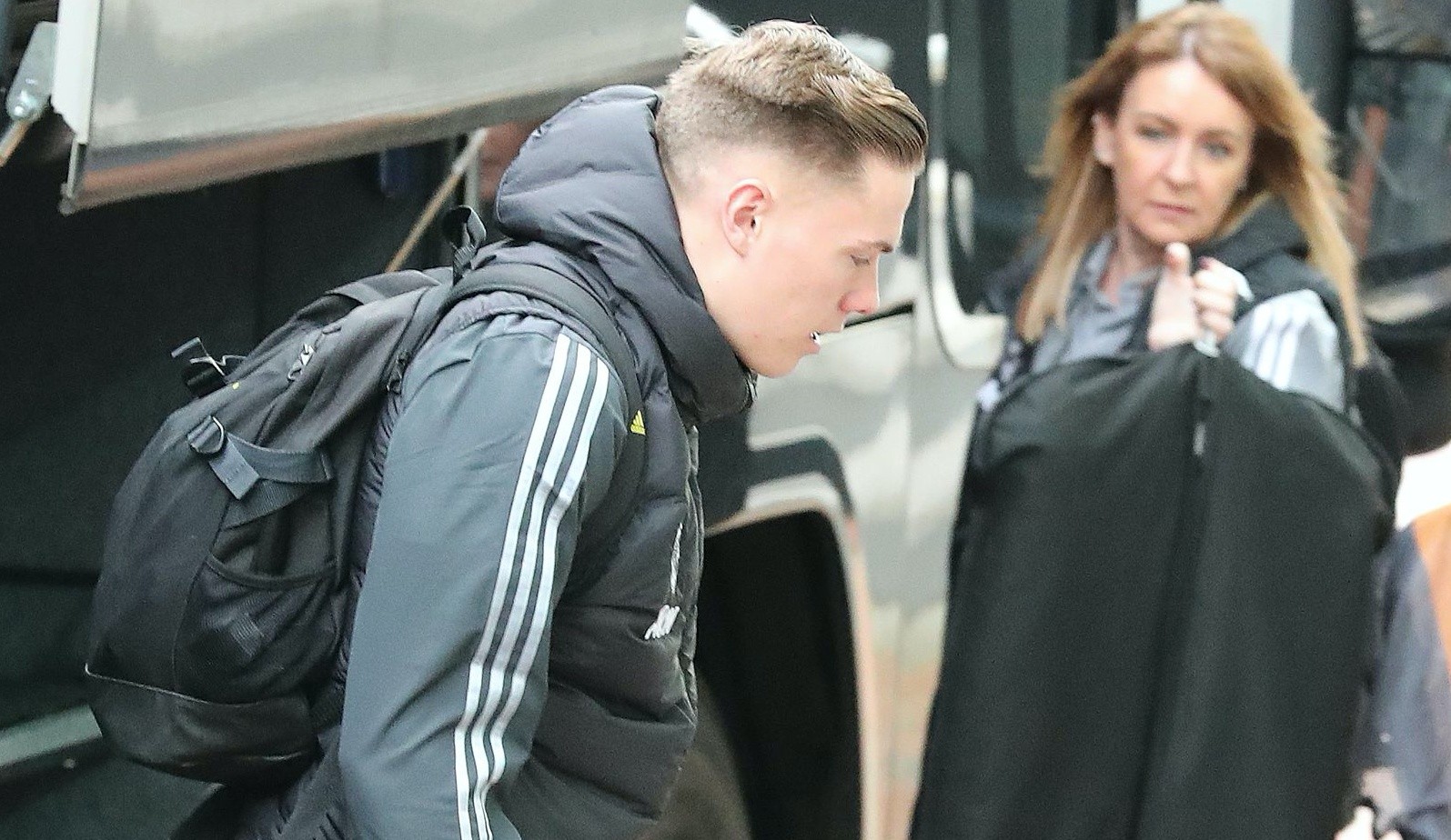 Ảnh Man Utd tới khách sạn - Bóng Đá