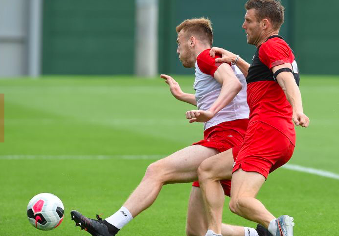 Ảnh Liverpool hội quân, Van Dijk - Bóng Đá