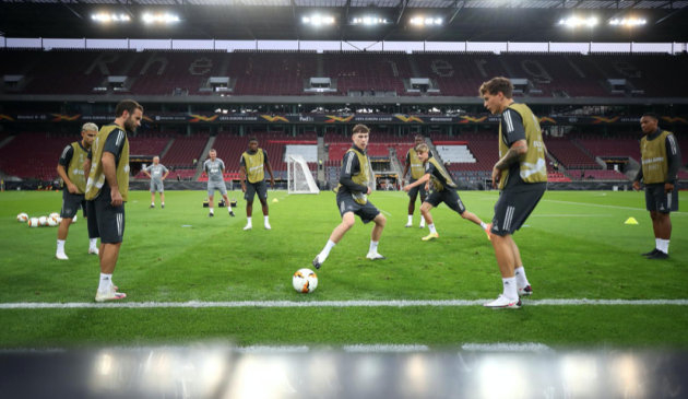Ảnh Man Utd tập luyện - Bóng Đá