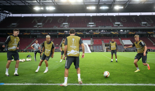 Ảnh Man Utd tập luyện - Bóng Đá