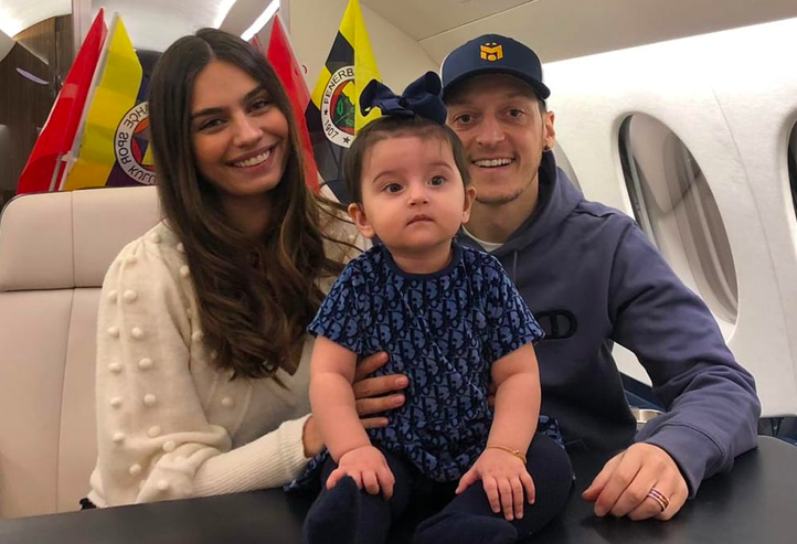 Ozil heading to Turkey and picking up shirt number - Bóng Đá