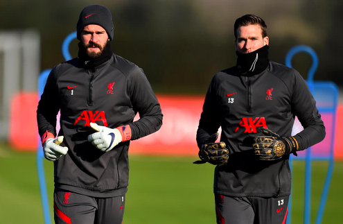 Sân tập Liverpool rộn ràng, lộ thái độ của Alisson trước đại chiến Leicester City - Bóng Đá