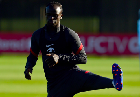 Sân tập Liverpool rộn ràng, lộ thái độ của Alisson trước đại chiến Leicester City - Bóng Đá