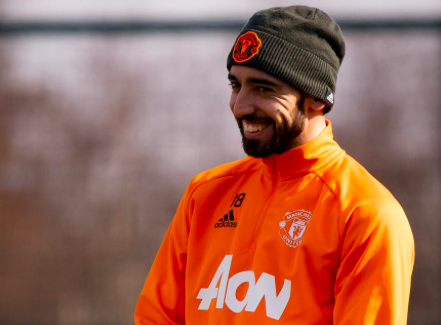 Sân tập Man Utd rộn ràng trước trận đánh lớn - Bóng Đá