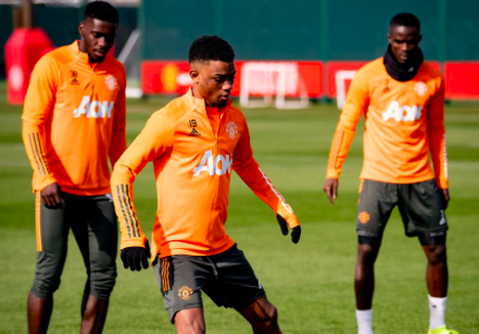Sân tập Man Utd rộn ràng trước trận đánh lớn - Bóng Đá