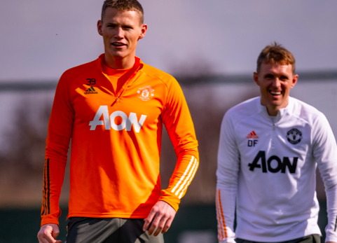 Sân tập Man Utd rộn ràng trước trận đánh lớn - Bóng Đá