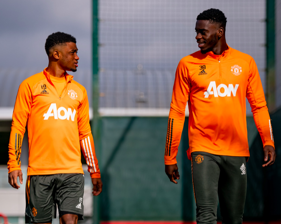 Sân tập Man Utd rộn ràng trước trận đánh lớn - Bóng Đá