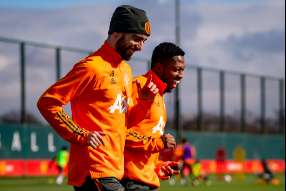 Sân tập Man Utd rộn ràng trước trận đánh lớn - Bóng Đá