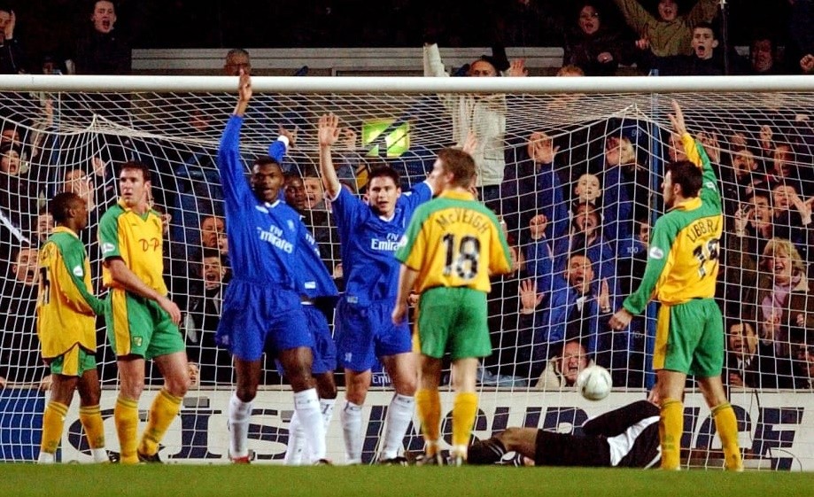 MARCEL DESAILLY CHÀO ĐÓN ĐỒNG ĐỘI CŨ FRANK LAMPARD - Bóng Đá