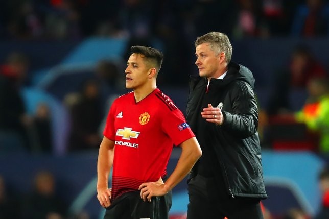 Ole Gunnar Solskjaer threatens to banish Alexis Sanchez to Manchester United’s reserves - Bóng Đá