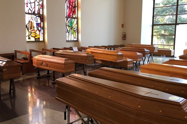 Coronavirus: 'Everyone dies alone': Heartbreak at Italian hospital on brink of collapse - Bóng Đá