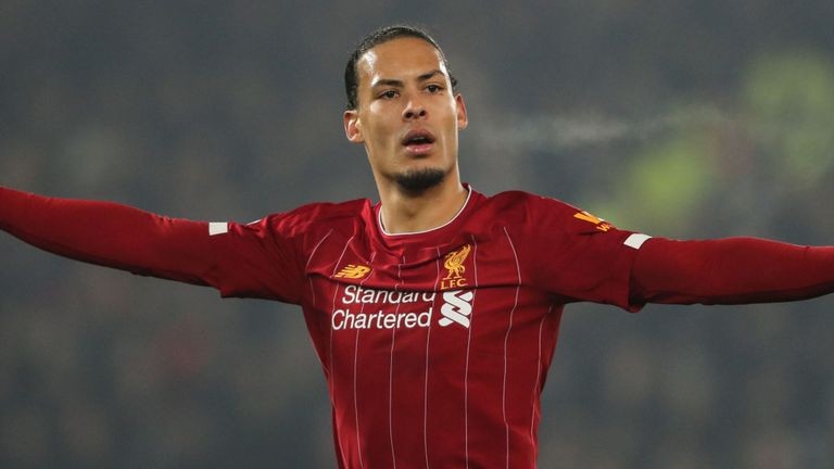 Van Dijk calls on Liverpool's 'grown men' to stand up against Atletico - Bóng Đá