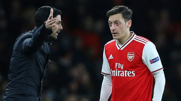 Sau tất cả, Mesut Ozil đã chia tay Arsenal - Bóng Đá
