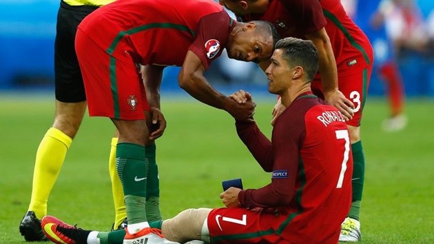 Nani: I taught Cristiano Ronaldo everything! Manchester United cult hero names dream five-a-side - Bóng Đá