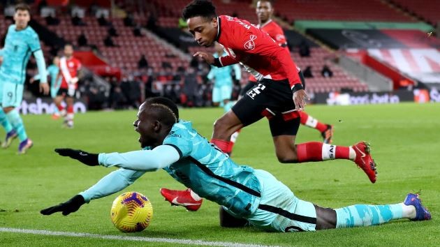 Jurgen Klopp compares Liverpool penalty record to Man Utd after champions denied two spot-kicks at Southampton - Bóng Đá