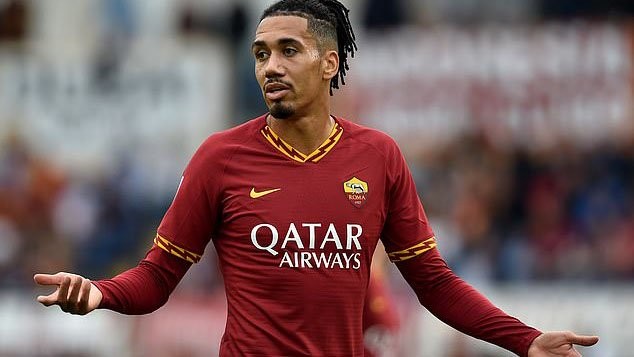 Manchester United: Fans frustrated as Chris Smalling is undecided on his future at Old Trafford - Bóng Đá
